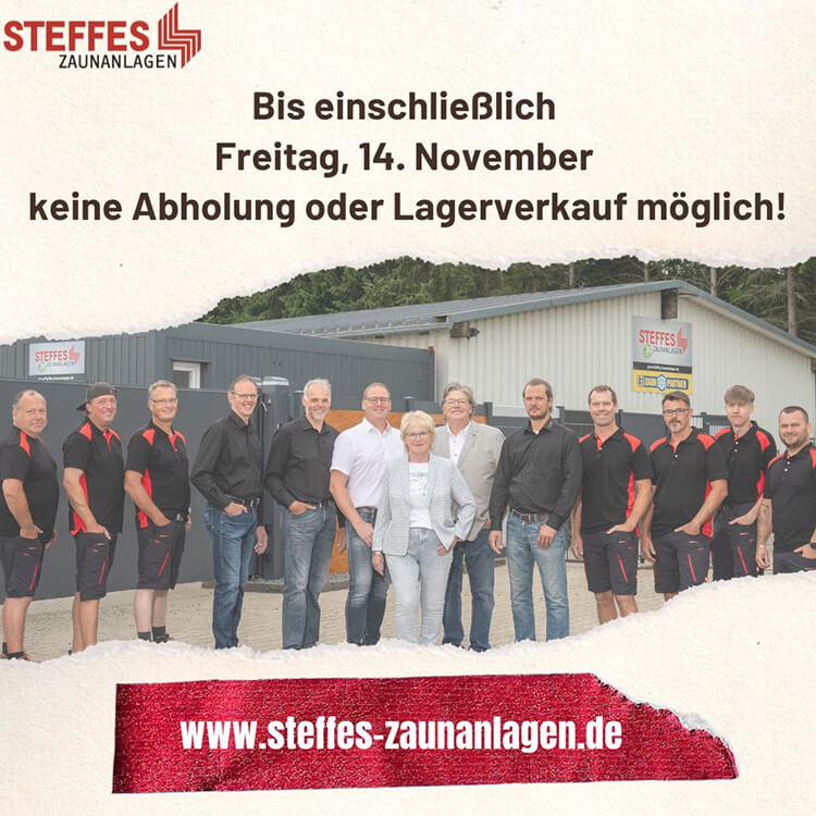 Verschneiter Zaun in Winterlandschaft